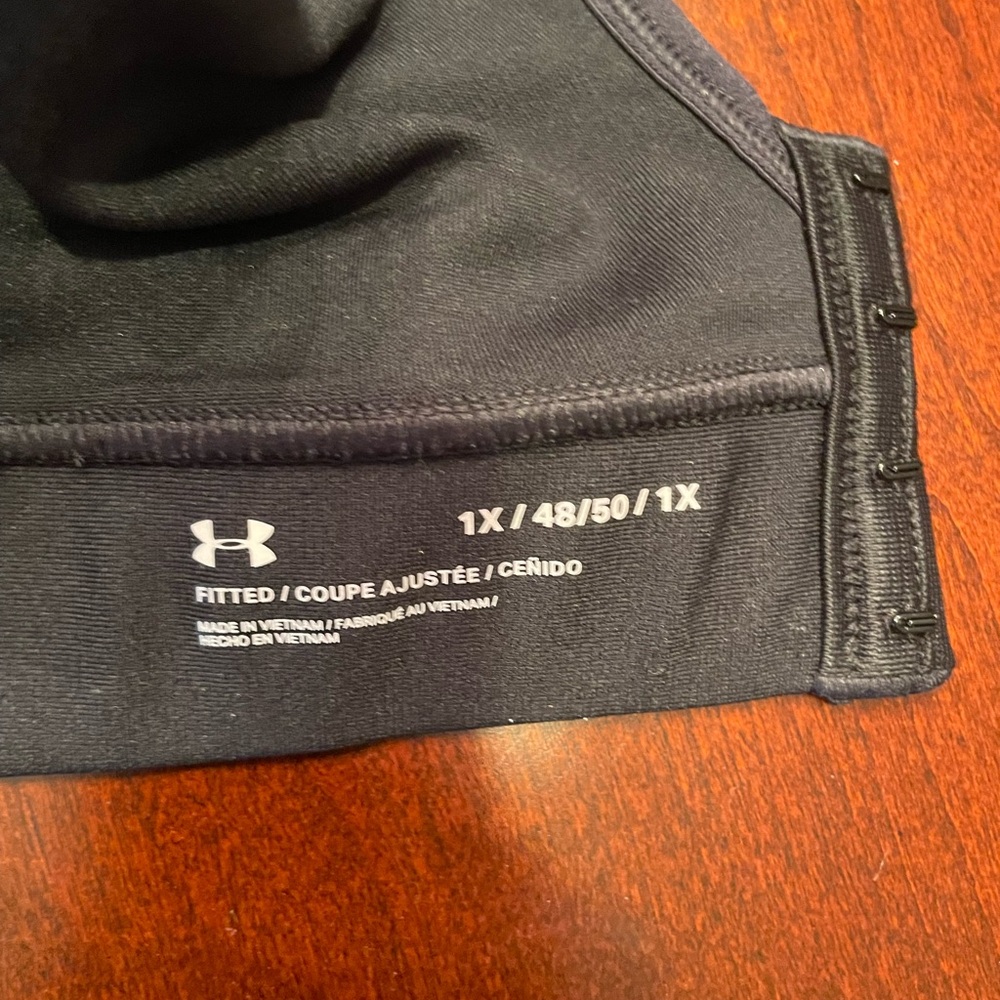 Under Armour Molded Black Sports Bra with Logo Straps Size 1X - Picture 6 of 6